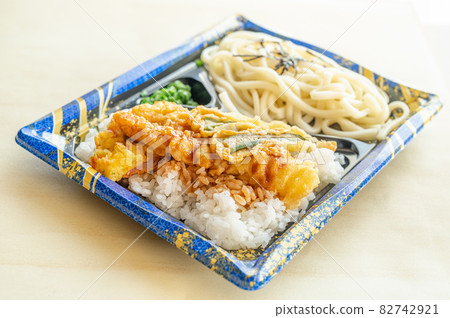 肌腱和扎魯烏冬面午餐盒 肌腱和扎魯烏冬面午餐盒 82742921