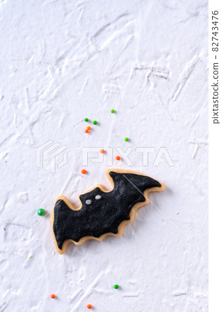 Halloween cookies icing sugar icing cookies white background Decoratied cookies ハロウィン クッキー 82743476