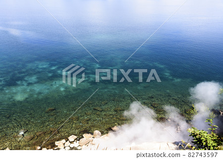 和琴半島的屈斜路湖 82743597