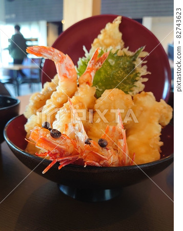 蝦和彎刀魚筋 蝦和彎刀魚筋 82743623