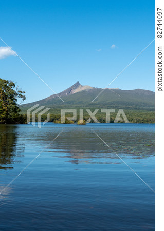 Onuma Quasi-National Park_Komagatake_Active Volcano 82744097