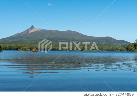 Onuma Quasi-National Park_Komagatake_Active Volcano 82744099