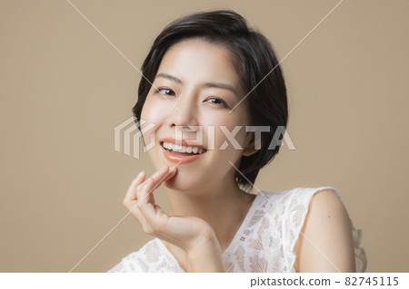 美女形象 82745115