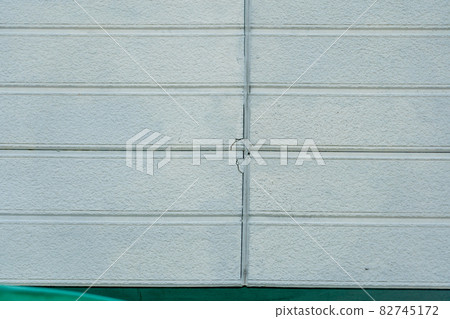 側板縫中的裂縫 側板縫中的裂縫 82745172