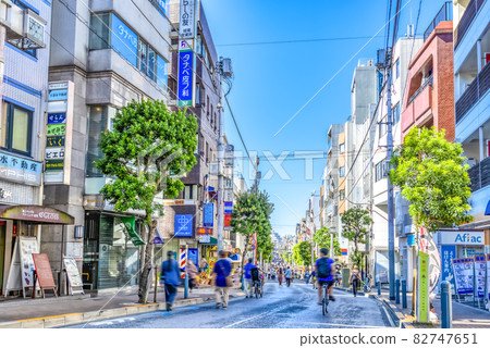 東京三軒茶屋茶澤通世田谷的城市景觀 東京三軒茶屋茶澤通世田谷的城市景觀 82747651