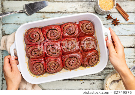 Homemade cinnamon rolls 82749876