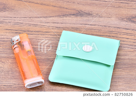 便攜式煙灰缸和打火機 便攜式煙灰缸和打火機 82750826