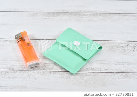 便攜式煙灰缸和打火機 便攜式煙灰缸和打火機 82750831
