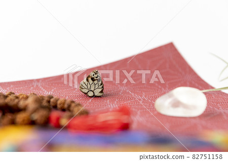 Indian accessories 82751158