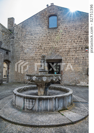 Fountain in the Palace of the Popes of Viterbo Fountain in the Palace of the Popes of Viterbo 82751396