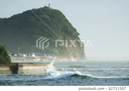 2021年16號颱風讓海面波濤洶湧 2021年16號颱風讓海面波濤洶湧 82751587