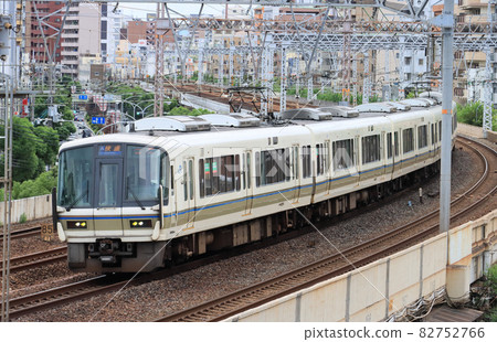 221 series rapid train running near Motomachi station 221 series rapid train running near Motomachi station 82752766