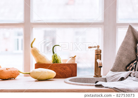 Vintage and hygge copper kitchen design Vintage and hygge copper kitchen design 82753073