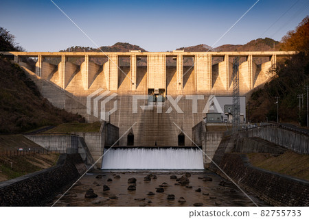 Tomata Dam, a dam upstream of the Yoshii River in Okayama Prefecture 82755733