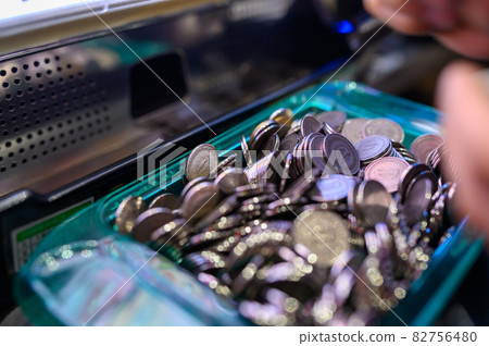 Win big hits on slot machines and win a large number of medals Win big hits on slot machines and win a large number of medals 82756480
