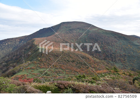 Adatara mountain range in autumn Adatara mountain range in autumn 82756509
