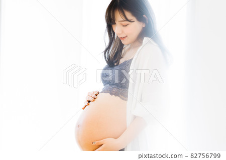 Maternity image 82756799