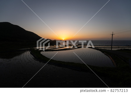  Evening landscape of rice terraces 82757213