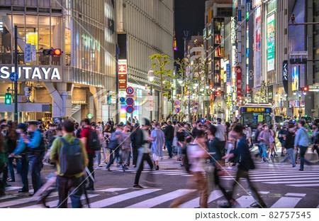 Cancellation of Tokyo cityscape in Japan and cancellation of declaration. Shibuya lights up even after 20:00, threatening people flow = October 1st 82757545