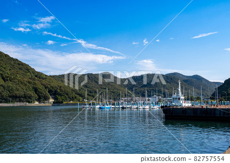Yotto Harbor Yotto Harbor 82757554
