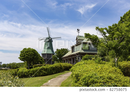 Dutch windmill in Kasumigaura General Park 82758075