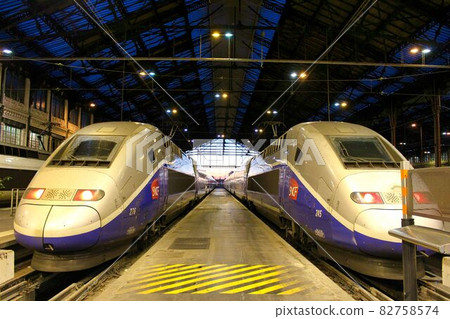 搭乘TGV從巴黎里昂火車站出發前往鄰國 82758574