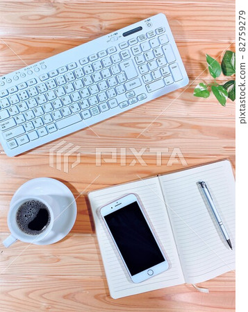 Coffee break vertical position bird's-eye view Coffee break vertical position bird's-eye view 82759279