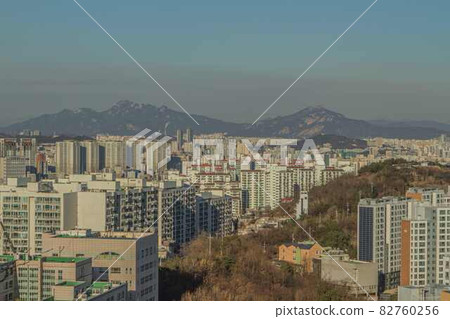 View of downtown Seoul from Maebongsan Park 82760256