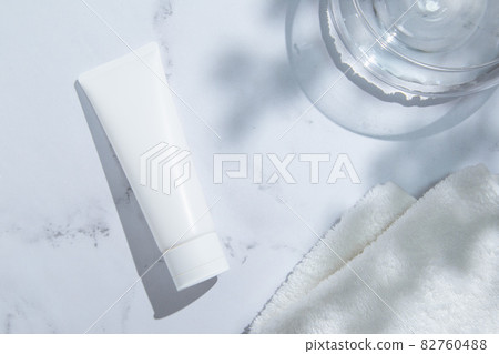 Body cream, face wash foam, etc. White background / washbasin / cosmetic photo Body cream, face wash foam, etc. White background / washbasin / cosmetic photo 82760488