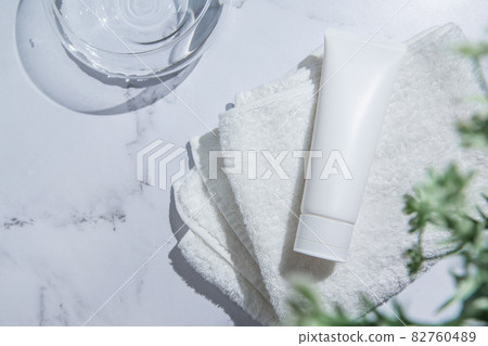Body cream, face wash foam, etc. White background / washbasin / cosmetic photo Body cream, face wash foam, etc. White background / washbasin / cosmetic photo 82760489
