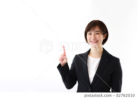 帶著微笑的女員工 帶著微笑的女員工 82762010