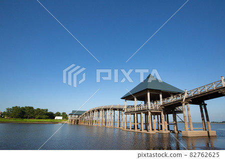 《Tsuruta Town, Aomori Prefecture》 Tsuru no Maihashi 82762625