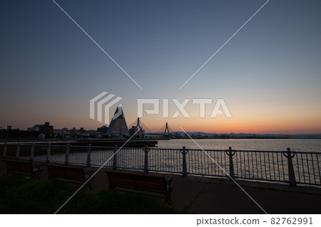 《青森縣》青森灣地區夜景 《青森縣》青森灣地區夜景 82762991