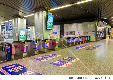 Nankai Namba Station ticket gate 82764183