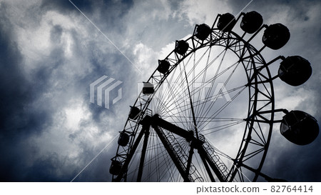 Amusement park The voice of a child that can't be heard now Amusement park The voice of a child that can't be heard now 82764414