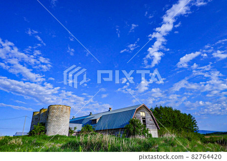 永遠延伸的北海道的天空 永遠延伸的北海道的天空 82764420
