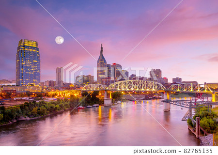 Nashville, Tennessee downtown skyline at twilight 82765135