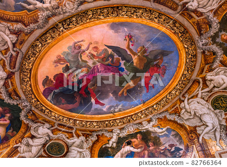 Interior decors of hotel de Lauzun, Paris, France Interior decors of hotel de Lauzun, Paris, France 82766364
