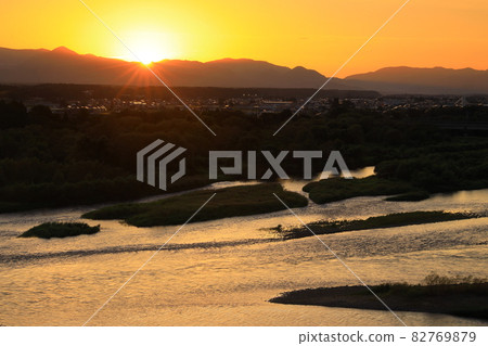 岩手縣北上市，夕陽下的北上市 82769879