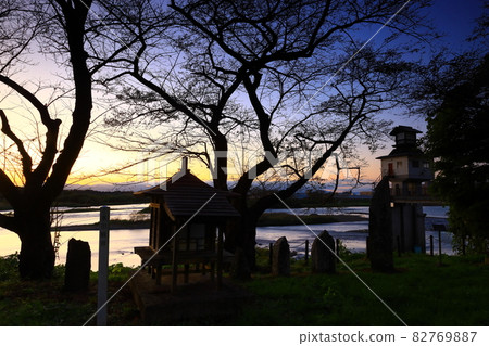 Kitakami City, Iwate Prefecture, Kitakami River at sunset Kitakami City, Iwate Prefecture, Kitakami River at sunset 82769887