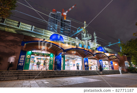 View of Yokohama cityscape of Japan, Kannai station (south exit), etc. = October 6, 2021 View of Yokohama cityscape of Japan, Kannai station (south exit), etc. = October 6, 2021 82771187