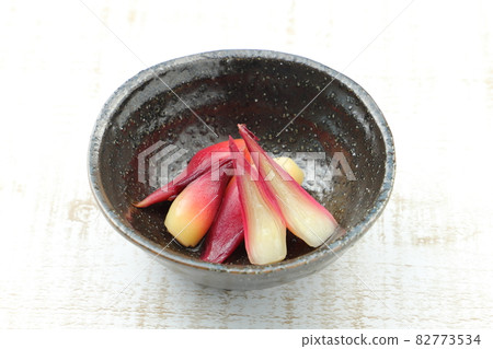 Sweet and sour pickled Zingiber mioga 82773534