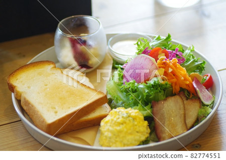 Plate lunch Plate lunch 82774551