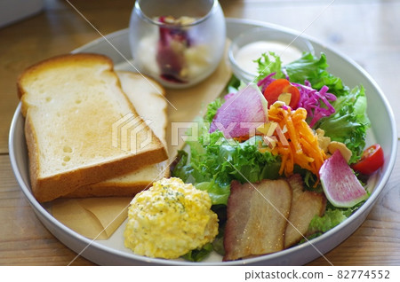 Plate lunch Plate lunch 82774552