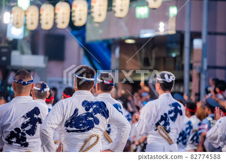 Yamakasa man's back 82774588