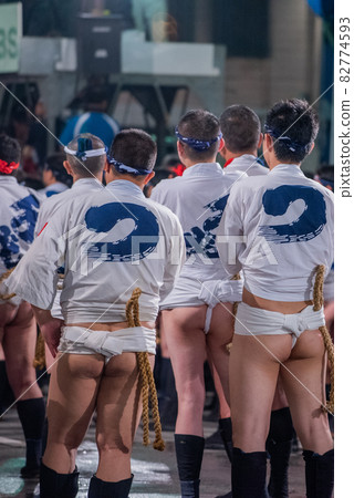 Yamakasa man's back 82774593