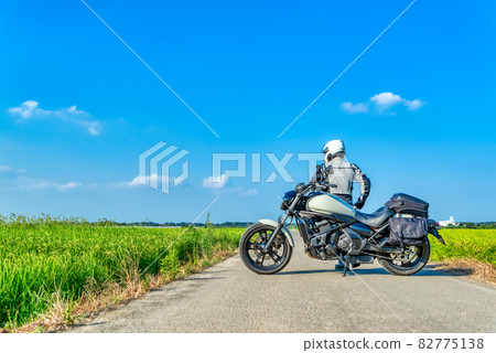 Bike life Middle-aged rider and middle cruiser Chiba 82775138