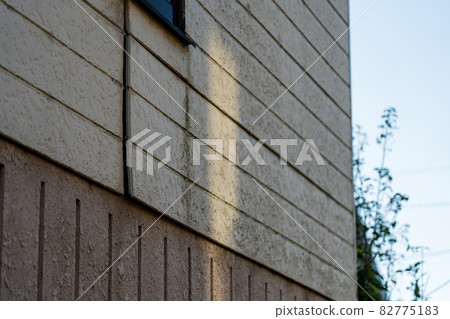 Cracks in siding joints Cracks in siding joints 82775183