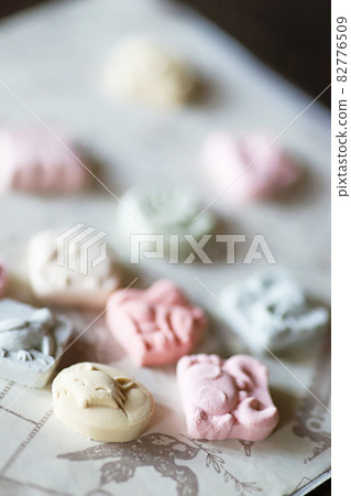 Animal-shaped colorful Japanese sweets, Wasanbon 82776509