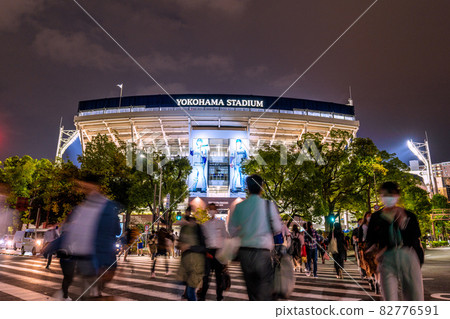 Cancellation of Yokohama cityscape in Japan and cancellation of declaration. Many people heading to Yokohama Stadium, etc. = October 6 Cancellation of Yokohama cityscape in Japan and cancellation of declaration. Many people heading to Yokohama Stadium, etc. = October 6 82776591